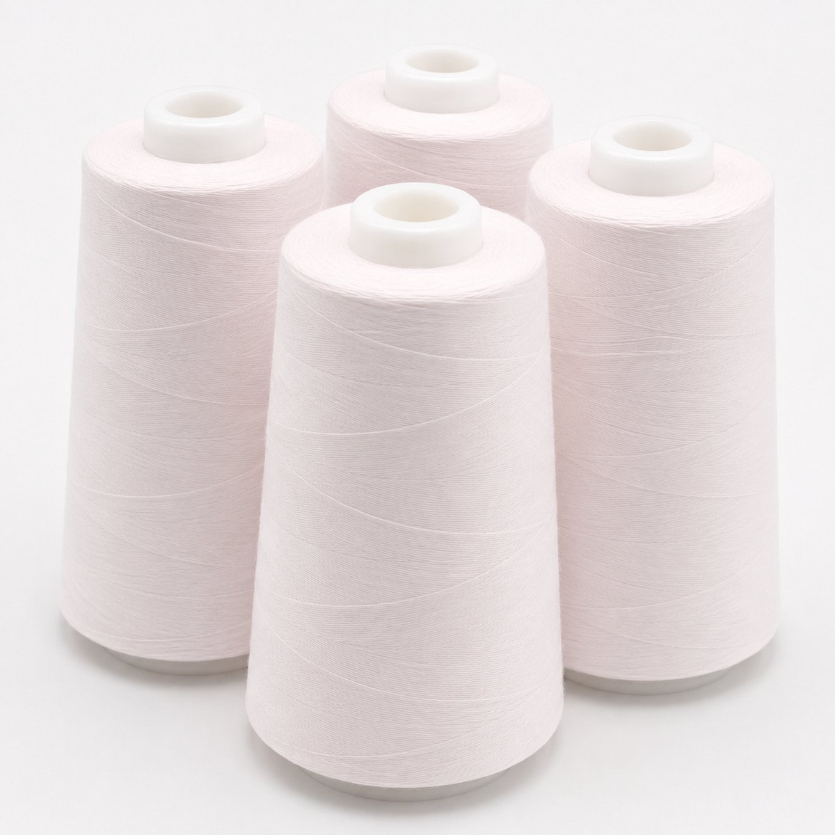 Polyester Overlockgaren – 4 Cones × 2700 m – Totaal 10.800 m – Lichtroze 252