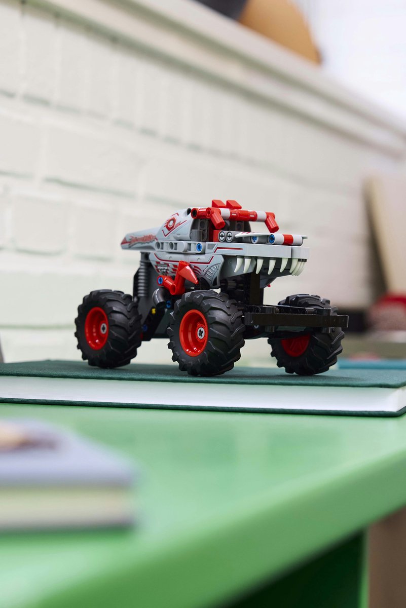 LEGO Technic Monster Jam™ ThunderROARus™ pull-back truck - 42200 — afbeelding 25