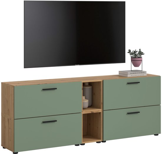 Dressoir met sagegroene laden, houtdecor, open vak en een televisie.