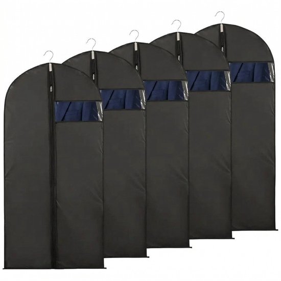 Vijf zwarte, lange kledinghoezen met rits en een doorzichtig venster om de kleding te tonen. De hoezen beschermen kledingstukken op de kapstok.