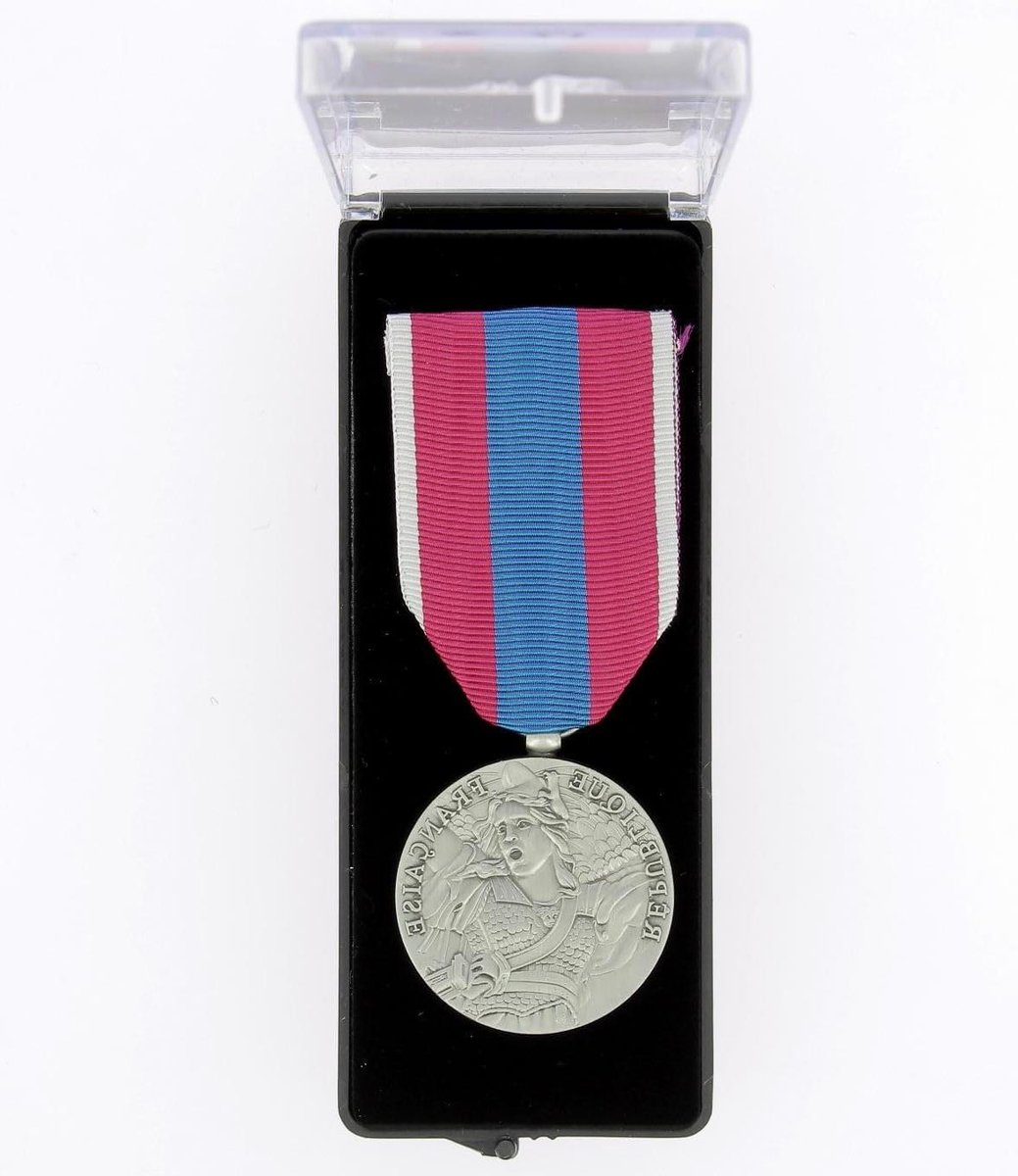 Nationale Verdediging Medaille - Onderscheiding Zilver - Erkenning Toekennen - Metaallegering Brons - 12 cm - Zilver