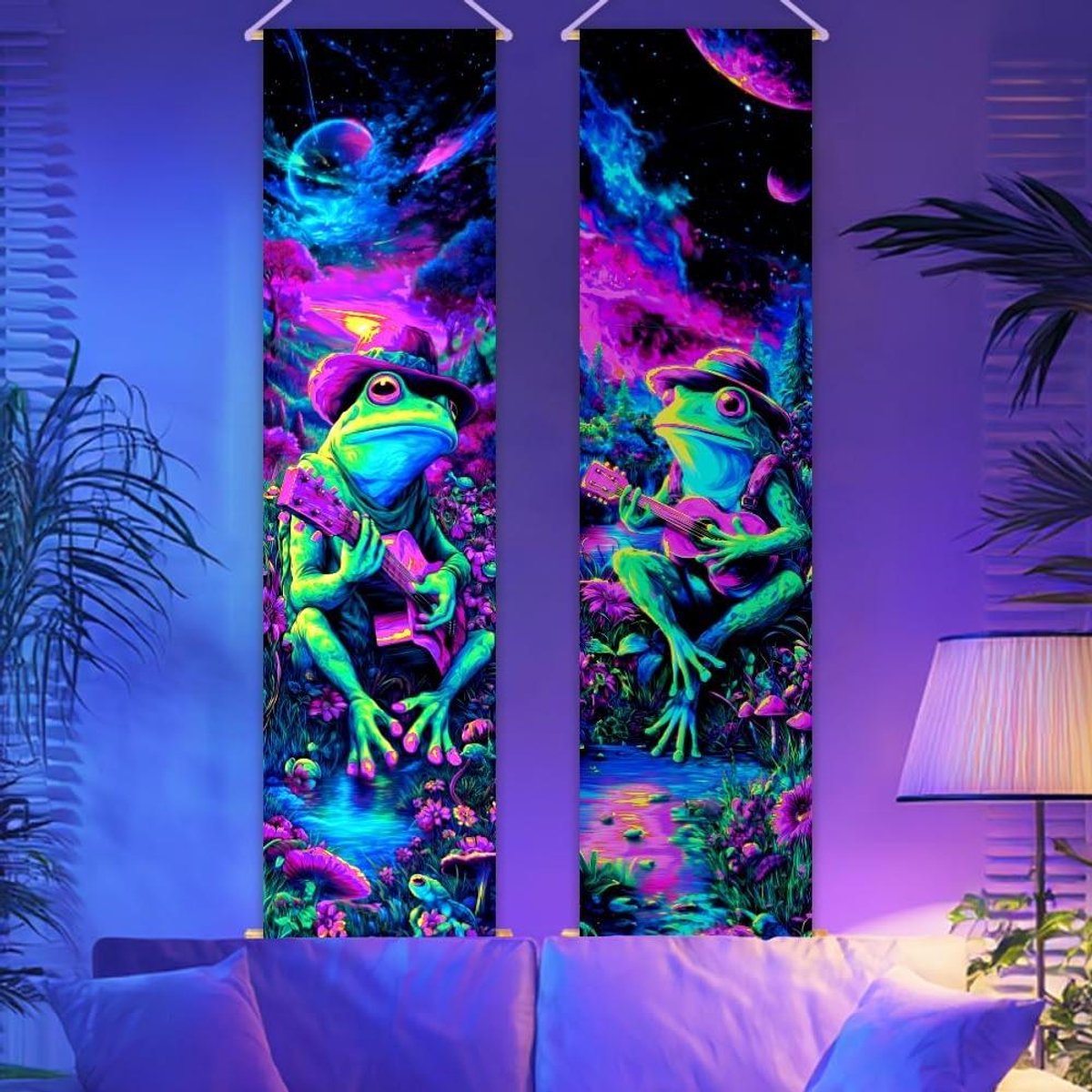 Kikker Gitaar Tapijt - Blacklight Muurdecoratie - Decoratie Aanbrengen - UV Reactief Ontwerp - 33x130cm - Kleurrijk