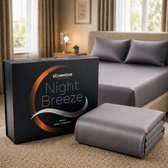 Grijze satijnen hoeslakens en een doos van Slowwave Night Breeze.