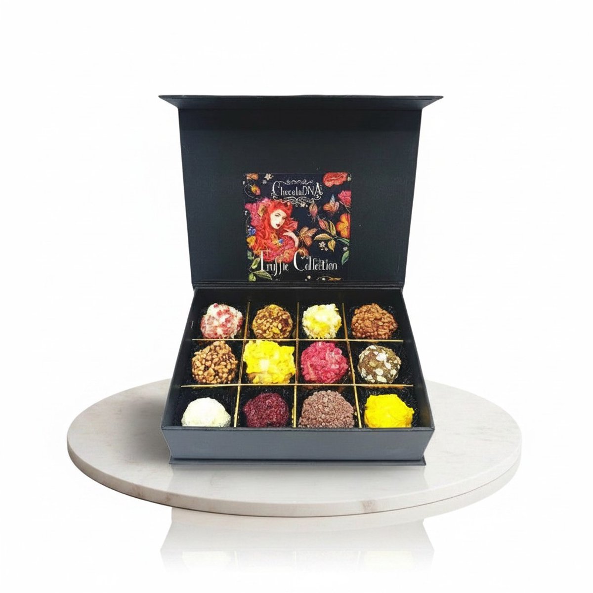 Chocoseum en Chocoladna Luxe chocolade cadeau Truffels Klein 12 stuks - tuffels_Bonbons_Ambachtelijke chocolade_Luxe bonbons_Chocolade cadeau_Geschenkdoos chocolade_Vegan chocolade_Pralines_Verjaardag_Moeder_Vader_Valentijn Bedankt_Vegatarisch
