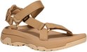 Beige Teva sandaal met klittenbandsluiting en dikke profielzool.