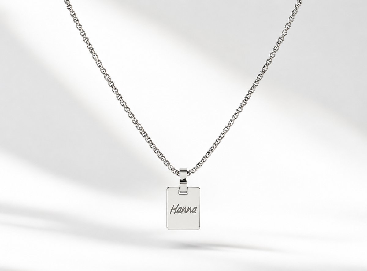 Ketting Yara Zilver gepersonaliseerd sieraad met naam gegraveerd, leuk persoonlijk cadeau voor moeder, vrouw of vriendin.