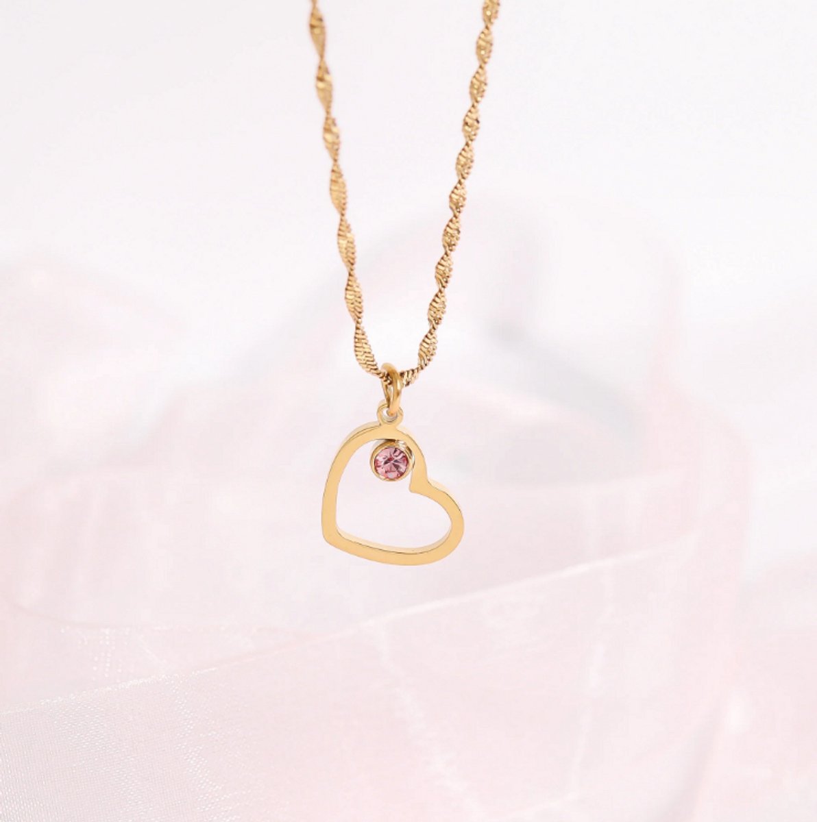 Maevi® Ketting met Geboortesteen - Maand: Januari - 18K Goldplated - Kraamcadeau / Geboorte / Baby - Lengte: 40-45 CM - Hoge Kwaliteit - RVS / Stainless Steel - Geboortesteen Ketting - Moederdag - Incl. Luxe Verpakking - Edelsteen / Gemstone