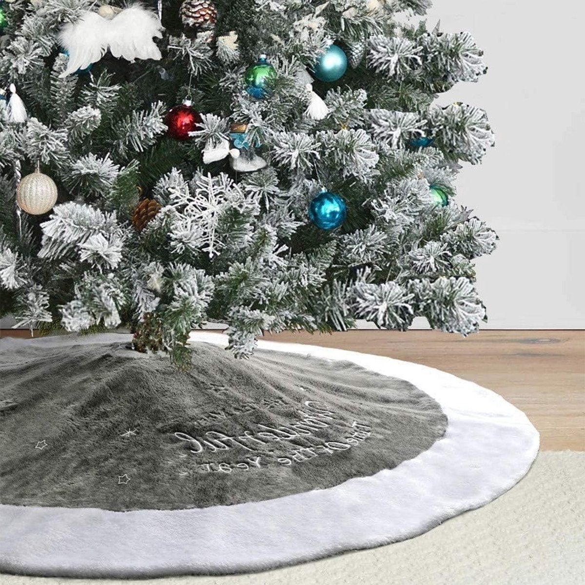 Allecto Plus - Luxe Faux Fur Kerstboom Rok met Sneeuwvlokken - Kerstdecoratie - Grijs - 90 cm - Xmas Party Artikel