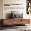 Tv-meubel van walnoothout met voorgeboorde kabeldoorvoeren aan de achterkant.
