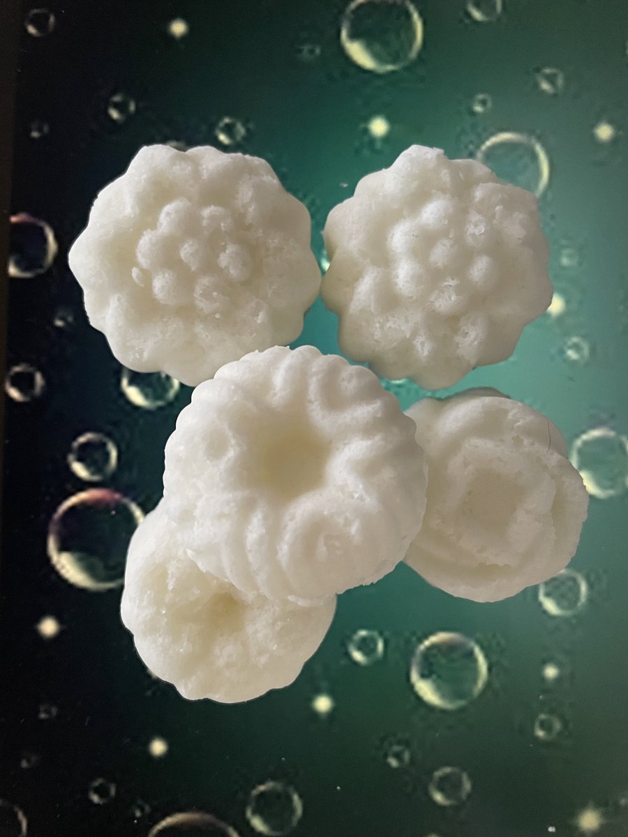 Douche bommetjes (Stoomtabletten) Aromatherapie 5 stuks lichtpittige Dennen Puur Natuur!!!! Van OmAnne Prijs inclusief verzending !!
