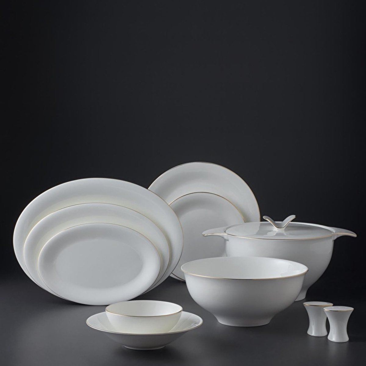 Jumbo Jumbo Golda Bone China Serviesset 61-delig – 12 Personen – Wit/Goud – Luxe Dinerservies met Soepterrine, Ovalen Schalen en Kommen