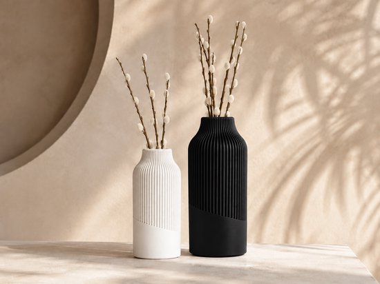 Japandi Vazen Set van 2 – Zwart & Wit – Ribbel Vaas Design – Scandinavische Moderne Woondecoratie – 17 & 21 cm