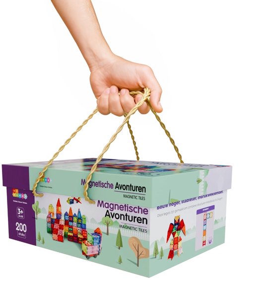 Doos met 200 magnetische tegels van By Baboo, met de tekst 'Magnetische Avonturen' en afbeeldingen van gebouwen, een robot en bomen.