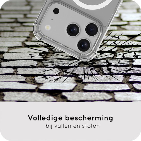 Transparante hoes beschermt iPhone 14 Pro tegen vallen en stoten op stenen ondergrond.