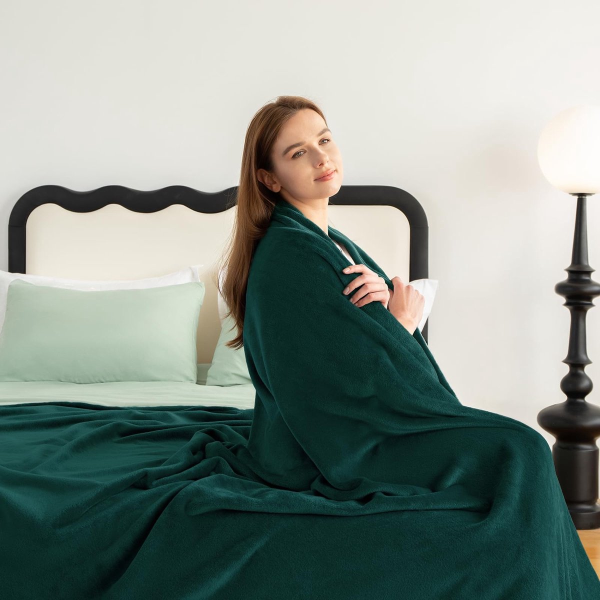 Dailygoods - Dailygoody - Deken - Flanel Fleece - Warm en Zacht - Donkergroen - Microvezel - Geschikt voor Bank en Bed - 150 x 200 cm