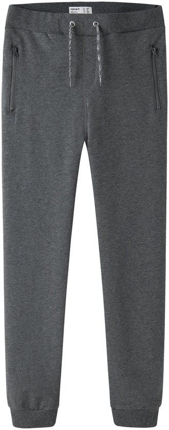 Donkergrijze joggingbroek met koordjes, twee ritszakken en boorden aan de onderkant.
