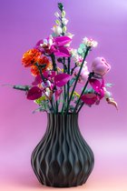 Vase Future - avec support à fleurs adapté aux fleurs botaniques - Noir - Maerc Design