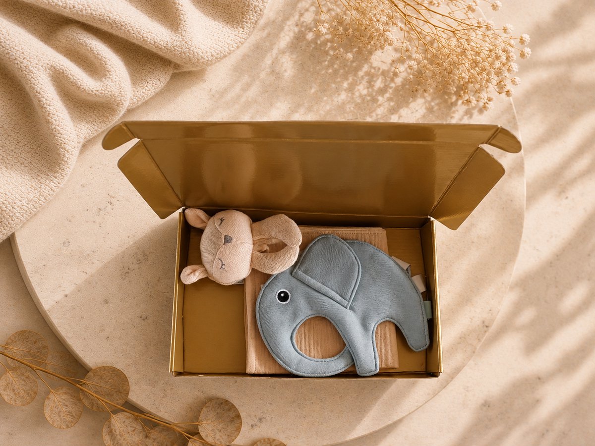 Kraampakket baby lichtblauw – Speenkoord 100% Katoen & beige Hydrofiele Knuffeldoek – Baby Cadeauset – babyshower – kraampakket – baby jongen – Gouden Geschenkverpakking – Brievenbus Cadeau