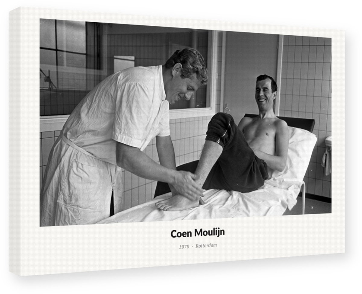 1970 Training Feyenoord Canvas - Coen Moulijn Gemasseerd 45x30 cm - Zwart Wit Voetbal Schilderij - Canvas op Frame - Wanddecoratie Voetbal