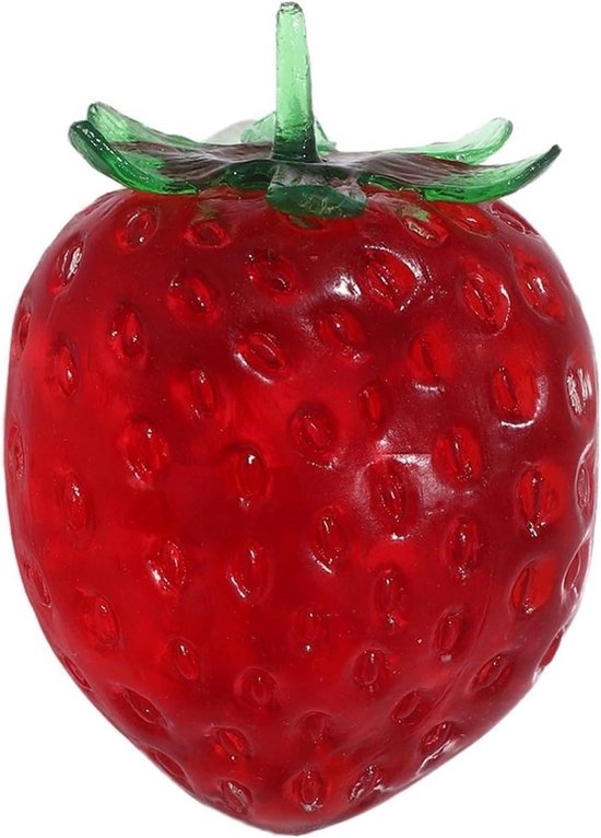 Balle squishy fraise rouge avec des feuilles vertes et des détails de graines rouges.