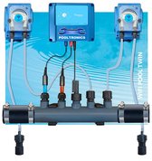 Automatisch doseersysteem voor zwembaden 'WIFI POOL TWIN' met twee blauwe doseerpompen en een centrale regelkast.