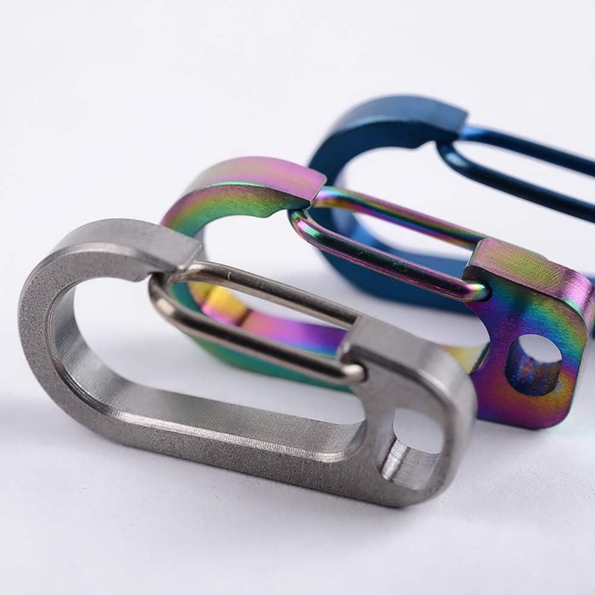 Robuuste titanium sleutelhaak met snelle ontgrendeling, ideaal voor sleutels en accessoires - 2 stuks