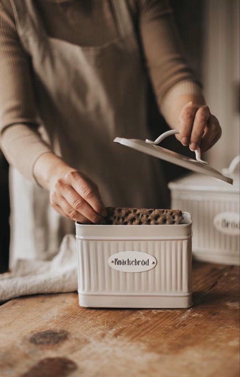 Opslag blikken voor knäckebröd verkrijgbaar in 3 mooie kleuren.