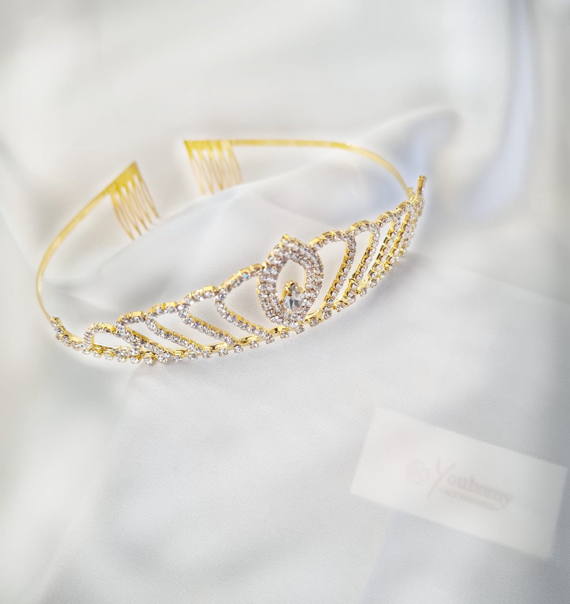 Mooie Kristal Kroon Goudkleurig | prinses kroon |haaraccessoire met steentjes| luxe diadeem| Haarpin glanzend | Bruiloft bruid bruidsmeisje| Examenfeest| Verjaardagfeest