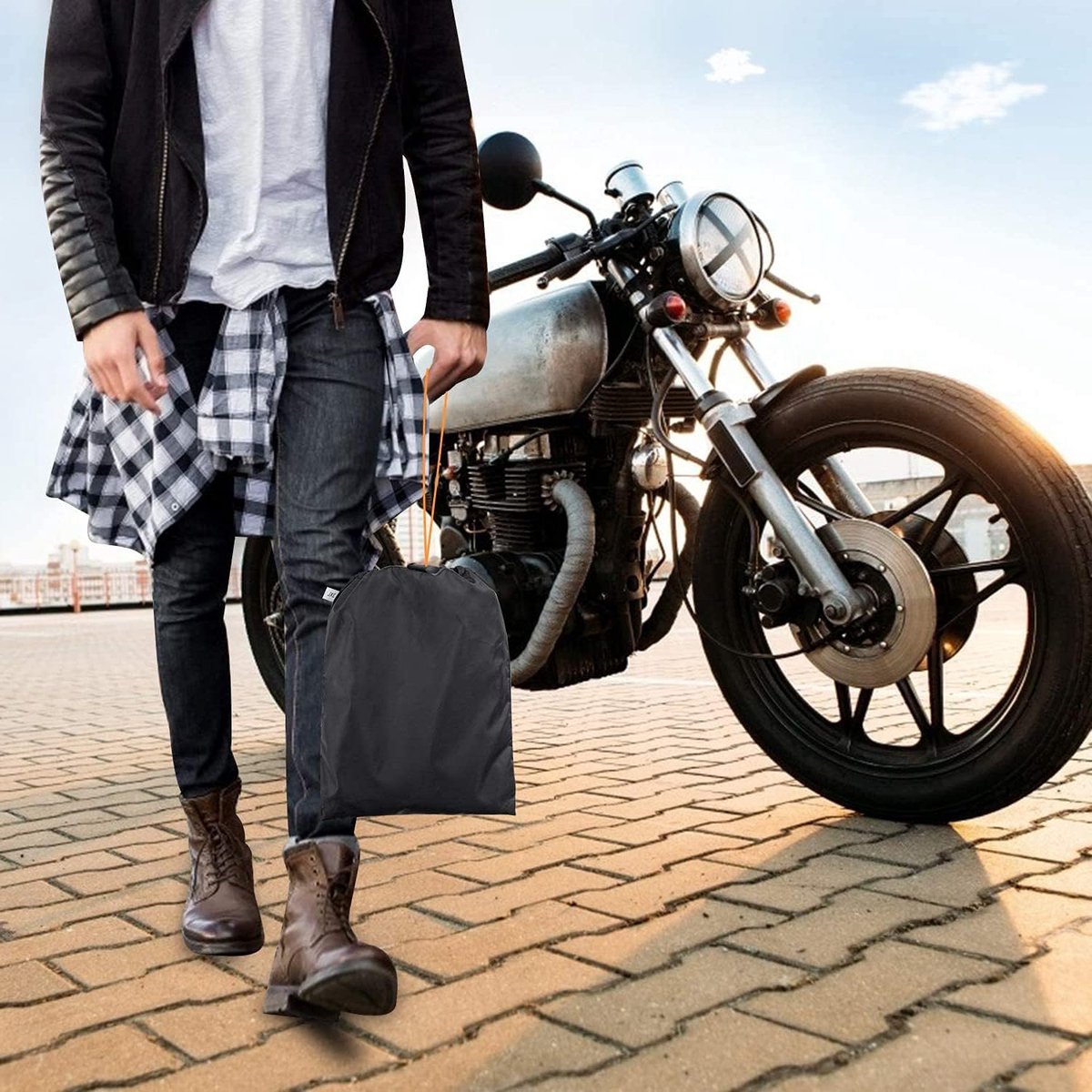 Motorhoes - Duurzaam, geschikt voor alle seizoenen - Waterdicht voor buiten - Waterdichte hoes - Scooterhoes voor buiten - Geschikt voor motoren, elektrische fietsen, enz. - Geschikt voor hoogtes tot 2,3 meter - Zwart (oranje streep) - 1 stuk – foto 3