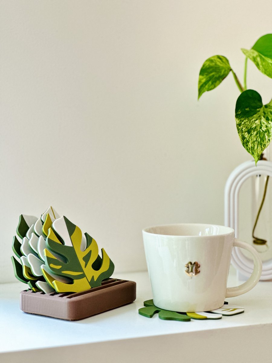 LEAFLA Monstera Variegata Onderzetters Set – 3D Geprint Bio-Based PLA | Onderzetters voor Glazen | Onderzetters Design | Set van 6 met Houder | Tafelonderzetters | Cadeau voor plantenliefhebber