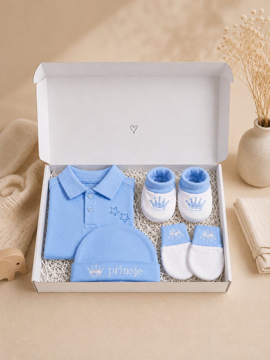Blijeitje - Luxe 4-delige babycadeauset - Kraamcadeau Jongen met Prinsje Blauw Mutsje, Krabwantjes, Slofjes & Romper met polokraagje