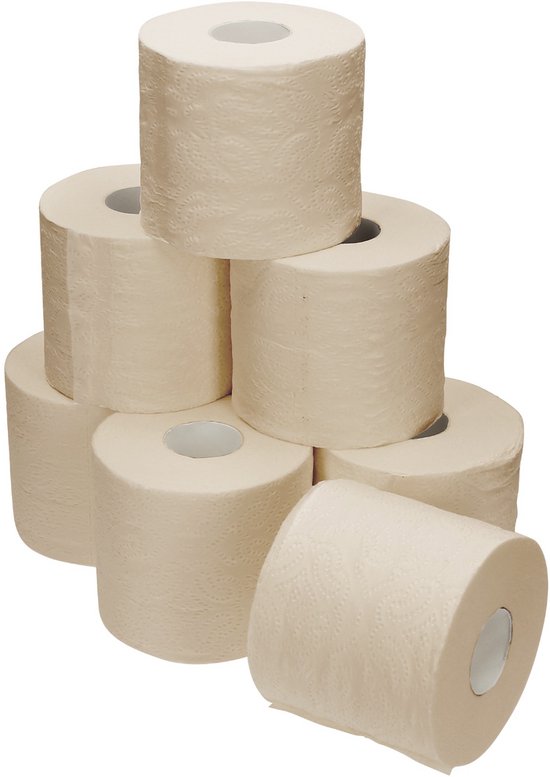 Stapel beige bamboe toiletpapierrollen, één rol ligt voor de stapel.
