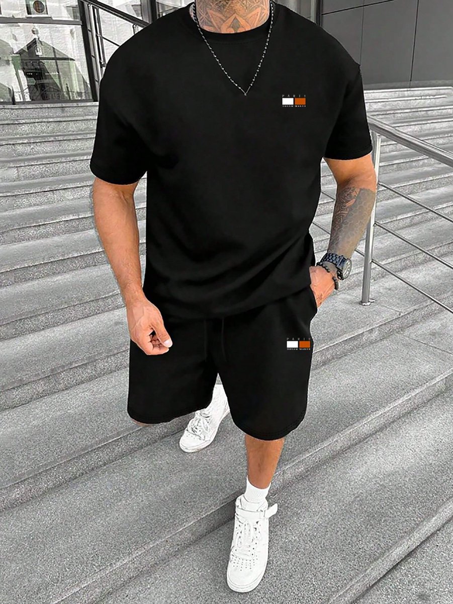 Trendy Comfortabele Zwart Logo Lounge Set met Kersenprint - Stijlvolle Casual Korte Mouw en Shorts - 2XL-3XL