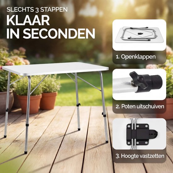 Zilverkleurige campingtafel met wit blad, klaargezet in 3 stappen: openklappen, poten uitschuiven, hoogte vastzetten.