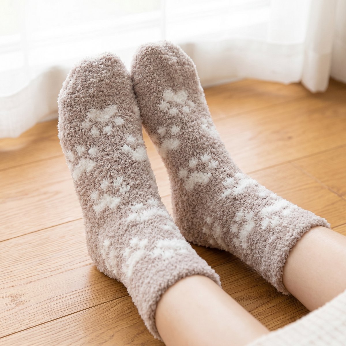 Fluffy Dames Sokken - sleep sokken - slof sokken - grijs - bruin - leuke print kattenpootjes - kattenpoten - 36 - 40 - warm - zacht - cadeau voor haar - gift - geschenk