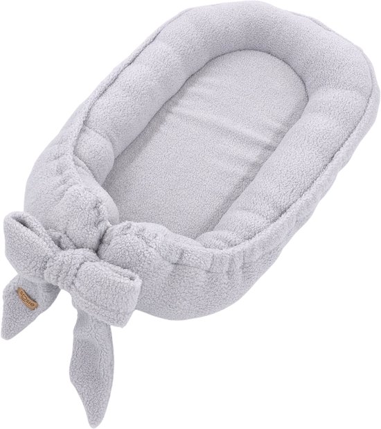 Soosie Teddy Bow Babynestje – Zacht Teddy Babynest met Uitneembaar Matras en Decoratieve Strik – Grijs