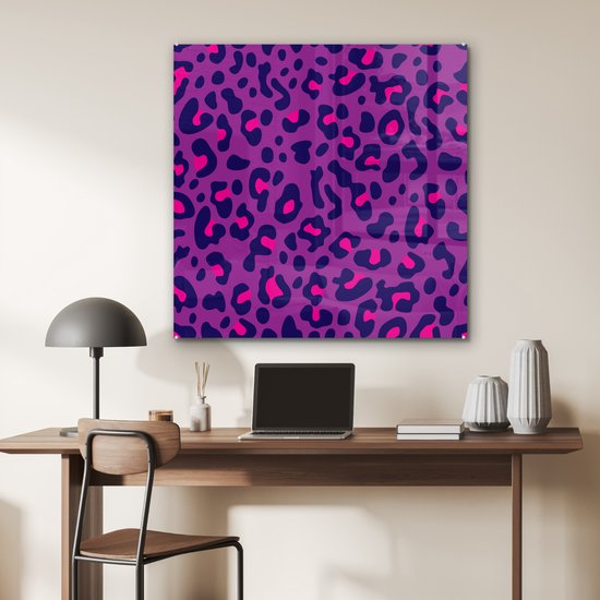 ® Glasschilderij 90x90 cm - Schilderij acrylglas - Panterprint - Paars - Roze - Foto op glas - Muurdecoratie woonkamer - Wanddecoratie slaapkamer - Schilderijen