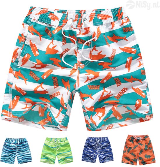 Collage van jongenszwemshorts, waaronder een met oranje haaien en surfplanken.