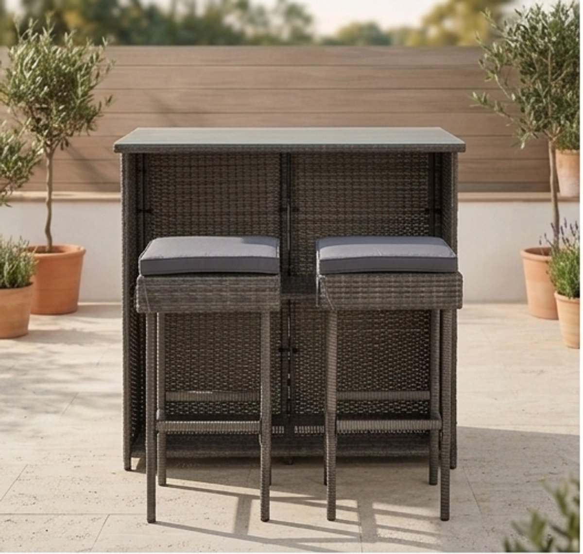 Luxe Polyrattan Barset Tuin – 3-delige Outdoor Bar Set met Tafel en 2 Barkrukken – Weerbestendige Tuinbar met Glazen Blad & Kussens – Grijs - IndustroHome