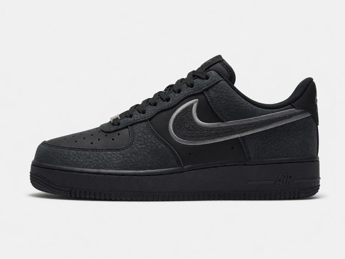 Nike Air Force 1 ’07 LV8 ‘ & Smoke ‘ Zwart