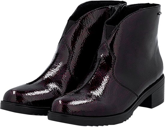 Paire de bottes vernis bordeaux avec fermeture éclair latérale.