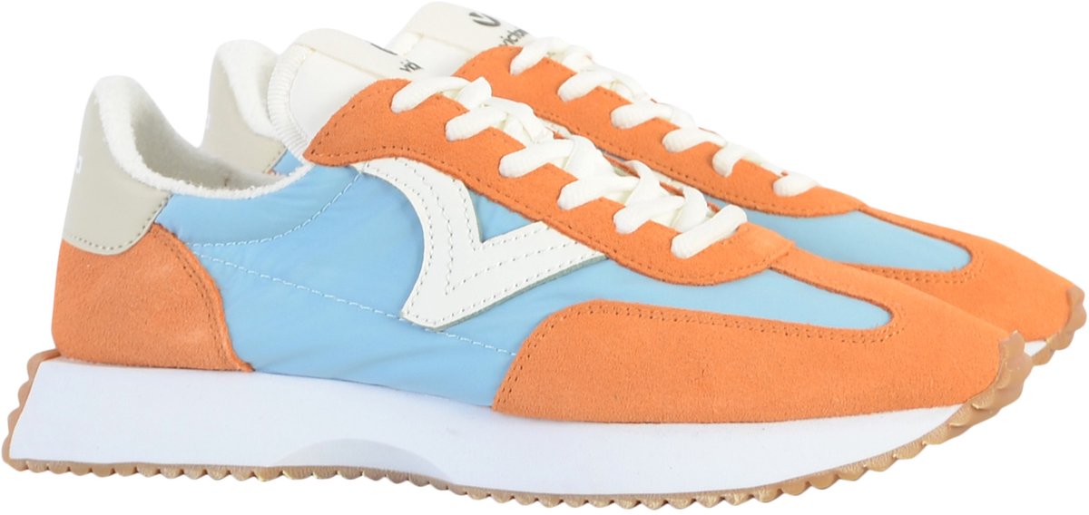 Sneakers met veters