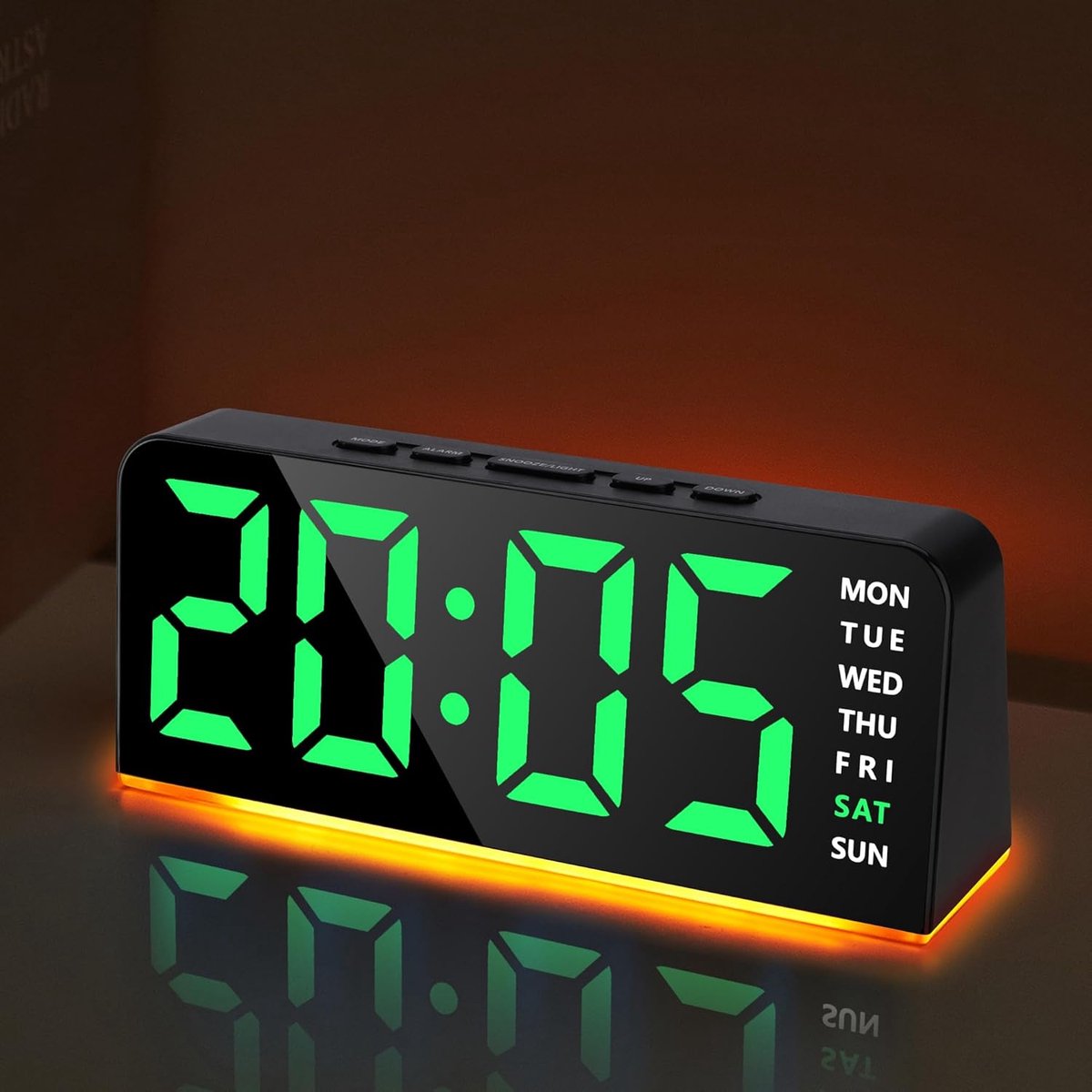 carmdering - Digitale Wekker/Klok -Digitale Tafelklok -Digitale Wekker met Extra hard Alarm functie - 2 Alarmen - Dimbaar LED Display - Alarmklok