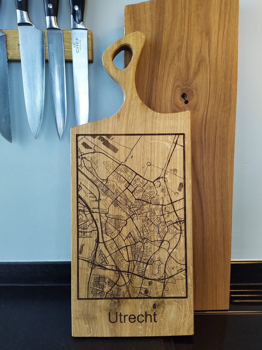 Borrelplank met stadskaart Utrecht - Massief Eikenhout – 50cm Lang
