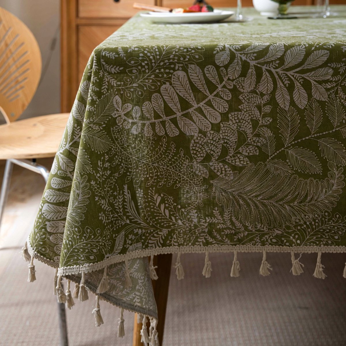 Floraweg tafelkleed in Franse retro-stijl met olijfgroene bladerenprint, rechthoekig tafelkleed met franjes, afdekdoek voor salontafel,140x228cm
