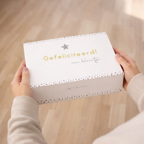 Kraamcadeau Meisje Lila – Cadeaubox met Romper, Slab en Knuffel — afbeelding 2