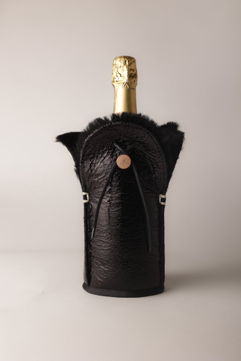 Kywie® champagnekoeler van schapenvacht – wijnkoeler - 100% natuurlijk – 0,75l – temperatuurbehoudend - vlekbestendig - geschikt voor champagne, wijn, bourgogne, waterflessen - Zwart sparkle