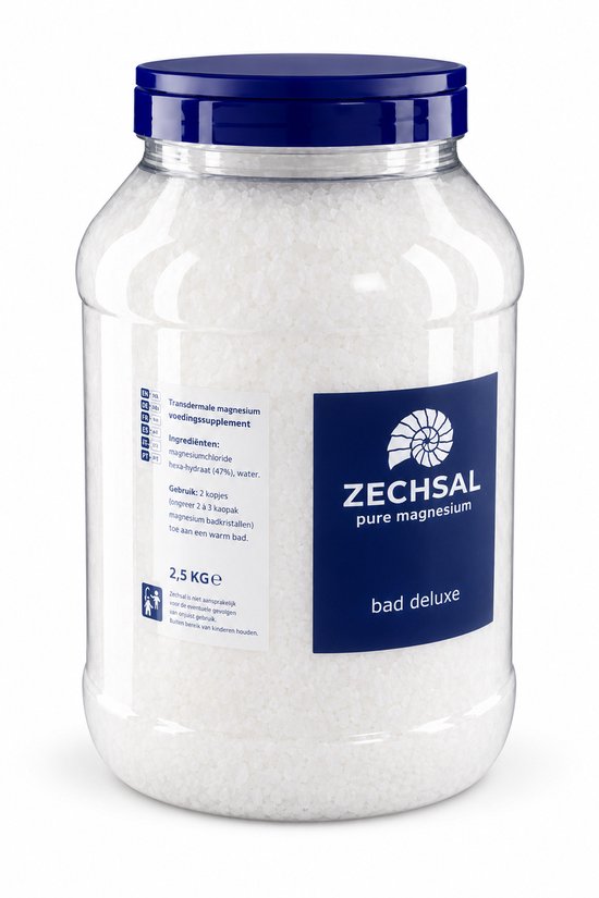 Grote doorzichtige pot met blauw deksel, gevuld met witte magnesiumkristallen. "ZECHSAL pure magnesium bad deluxe" staat op het label.