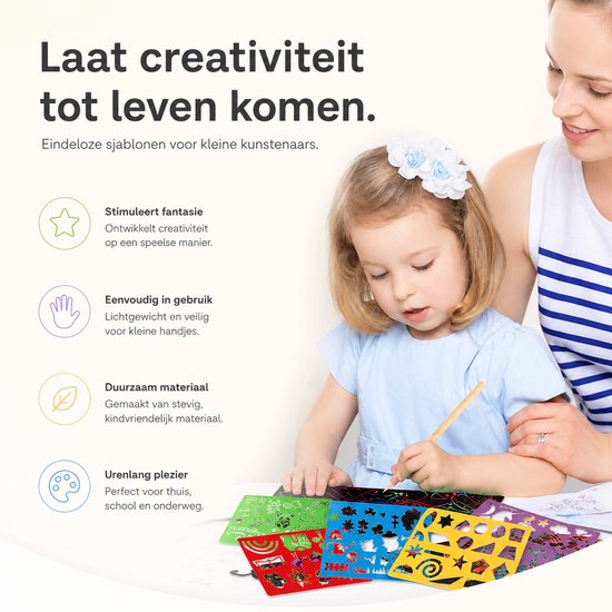 Moeder en dochter gebruiken kleurrijke sjablonen met dieren en voertuigen om te tekenen.