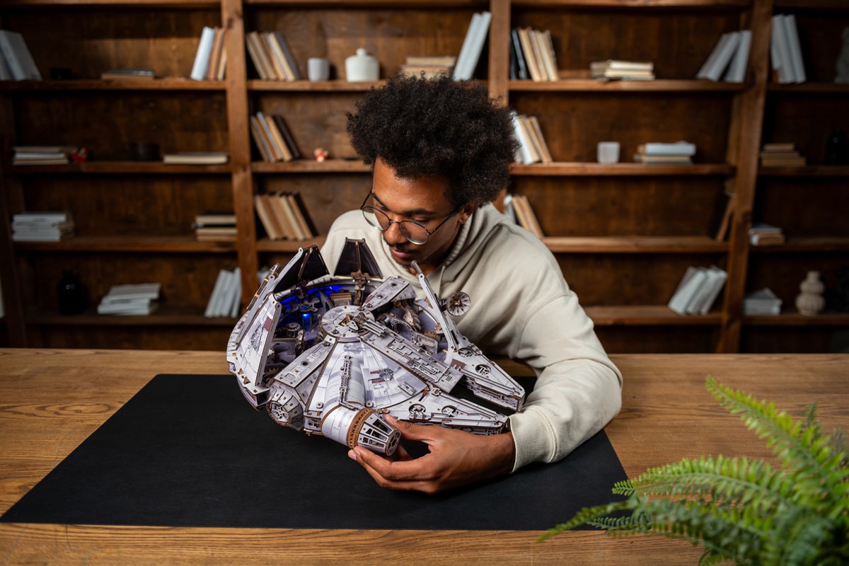 UGEARS 3D Modelbouw - Millenium Falcon - Star Wars - Mechanisch Bouwpakket Hout - Educatief Speelgoed — afbeelding 11